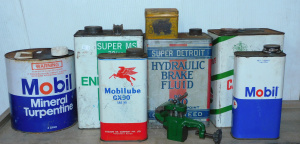 Group vintage Blokey items inc Small clamp on Bench vice, Tins 2 x Mobile Quar