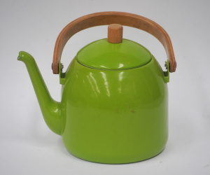 Retro 1970s Bright Green Enamelled Kettle made in Japan - 18cm H