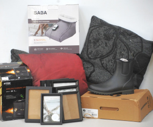 Lot 61 - Box Lot modern items - near new pair Ladies Gumboots in box, Boxed TDK