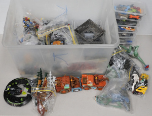 Lot 70 - Large box lot of Lego inc Technic, Bionicles, Dinosaurs etc and toys fr