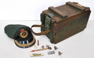 Lot 121 - Lot vintage Military items incl Canadian Army General Officers service