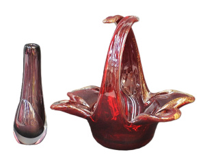 Lot 207 - 2 pces Vintage Art Glass inc Murano Ruby Baset with Gold aventurine to