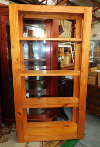 Lot 11 - Pine open shelf bookcase of 5 shelves in the style of Post & Rail -