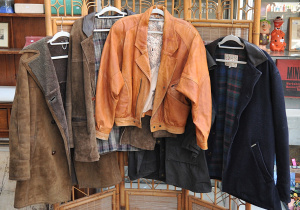 Lot 13 - Group lot - Vintage & Modern mens Jackets - Brown Leather Biker sty