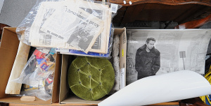 Lot 56 - Mix lot of 2 boxes inc collection of obsolete foreign currency notes in