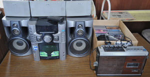 Lot 67 - Sony 5 speaker all-in-one stereo system with 60 CD stacker inc MP3 play