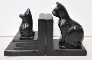 Lot 112 - Black Stone Carved Cat & Mouse Bookends 16cm H (Tallest)