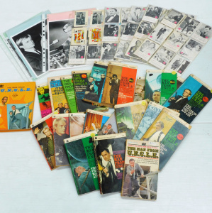 Lot 126 - Collection of vintage Man from UNCLE items inc Scanlen's Gum trading c