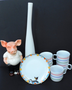 Lot 146 - Group lot Ceramics & Glass inc Rising Hawk Pottery England standin