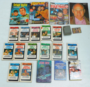 Lot 161 - Small box lot - Vintage Star Trek Books - 1976 Annual, Batman & Wh