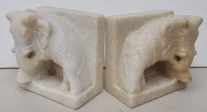 Lot 165 - Pair of carved marble elephant bookends - 15cm H