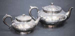 Lot 173 - 2 x Robur EP Perfect Tea-Pots with infusers in different sizes (24cm L