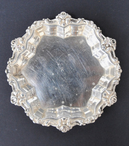 Lot 190 - American Sterling Silver Pin dish by Frank M Whiting Raised sides with