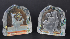 Lot 208 - 2 x modern Rikaro Flat Back glass paperweights featuring Kangaroos &am
