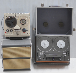 Lot 69 - 3 x vintage portable reel-to-reel tape players inc Sanyo Stereophonic 4