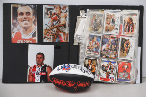 Lot 122 - 2 pces St Kilda Football Club Memorabilia inc Signed Trading Cards - R
