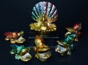 Lot 208 - Group of Kitsch 1950s Figural Lustre ceramic Ashtrays inc Crocodiles,