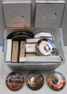 Large lot of modern cabinet plates inc Wedgwood, Royal Doulton, Bendigo Pottery