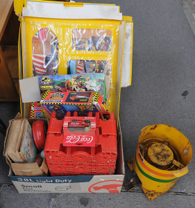 Mixed lot inc vintage golf ball dispenser and balls, 1980s90s toy boxes inc LEG