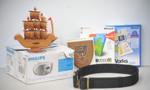 Lot 54 - Small lot of Mixed Items incl Boxed Phillips Radio, Black Ceremonial Au