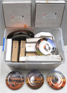 Lot 78 - Large lot of modern cabinet plates inc Wedgwood, Royal Doulton, Bendigo