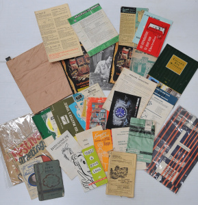 Lot 89 - Group of vintage home advertising, building and instructional booklet a