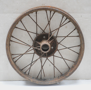 Lot 129 - Vintage 1926 Ford Model T Wire Spoke Wheel - Approx 50cm D