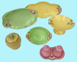 Lot 164 - Group lot vintage Royal Winton Lustre inc Tiger Lily Yellow bowl, gree