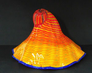 Lot 176 - Gwenn Knight (1913 - 2005) Large American Art Glass Shell - Yellow bod