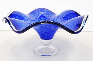Lot 177 - 1970s Murano Art Glass centrepiece Bowl - Clear Glass stem base and bl
