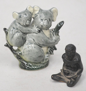Lot 190 - 2 x vintage Australian ceramic figurines inc unmarked Darbyshire koala
