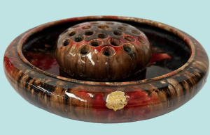 Lot 191 - 1940s John Campbell Australian pottery float bowl with domed frog, Da