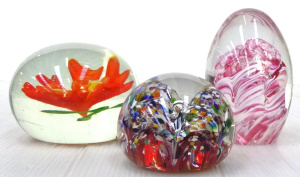 Lot 193 - 3 art glass paperweights with colourful inclusions inc floral etc - ta