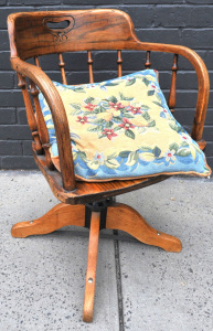 Lot 037 - Vintage oak captain's chair