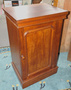 Lot 038 - Pakenham Post Office Edwardian ceder cupboard converted into record ca