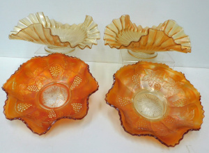 Lot 089 - 2 pairs Vintage Carnival Glass inc Fenton Marigold Grape & Vine pa