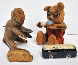 Lot 128 - Small Lot of Vintage Toys incl Wind Up Metal Pig, Dinky Toy Blue Bus f