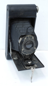 Lot 129 - Vintage Eastman Kodak 2A Folding Camera - Hawk-Eye Model B