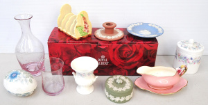 Lot 145 - Group lot of English items inc Wedgwood Jasperware & China, Royal