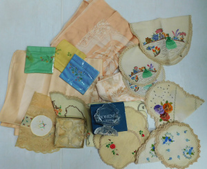 Lot 153 - Box Lot of assorted items inc, vintage Damask tablecloths & napkin