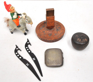 Lot 160 - Mixed lot of vintage items inc Irish souvenir wind up donkey rider, po
