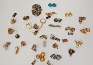 Lot 165 - 2 x small boxes of quality New Old Stock Australian Costume Jewellery