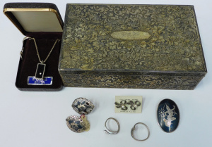Lot 168 - Silv plated box with Grp silver jewellery - rings, brooch, Marcasite e