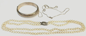 Lot 169 - Grp jewellery - double strand pearl necklace with silver clasp, silver