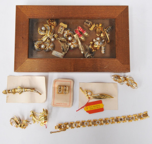 Lot 170 - Vintage 1970s New Old Stock Spanish Damascene Style Costume Jewellery