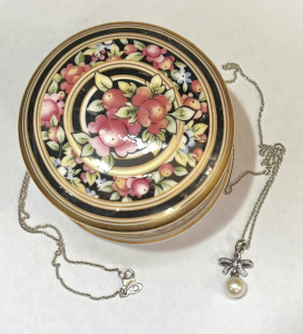 Lot 171 - Grp - silver Pandora Delicate Sentiments bow pearl necklace & Wedg