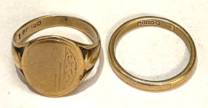 Lot 178 - 2 x 9ct gold hallmarked Rings - signet & band - TW approx