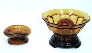 Lot 199 - 2 x Art Deco Davidsons Glass inc 3 pce Amber Centrepiece Bowl - Black