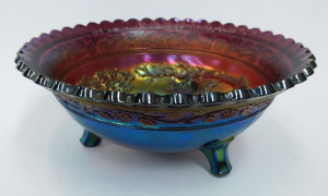 Lot 209 - Vintage Imperial Purple tri footed Bowl - Double Dutch Pattern (Windmi