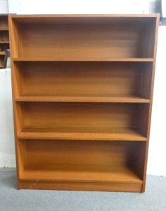 MCM Teak shelves man Macrob Furniture SA